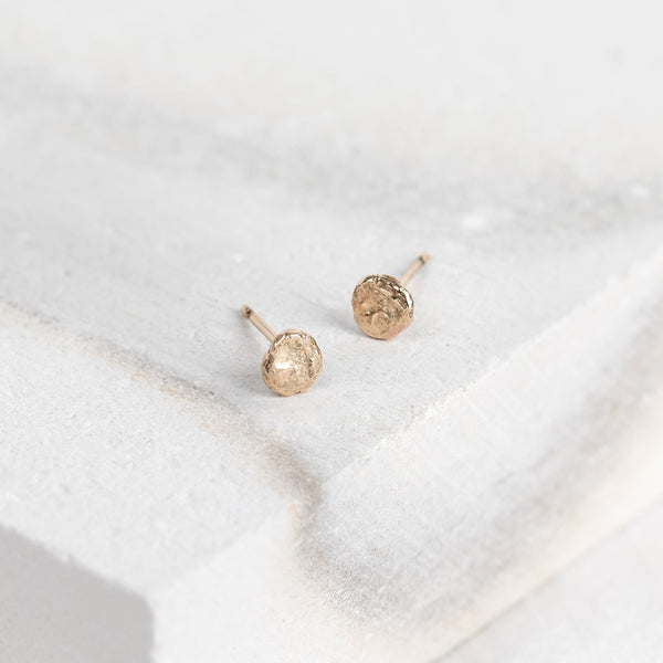 Sati Mini Eclipse Studs | Solid 9k Gold
